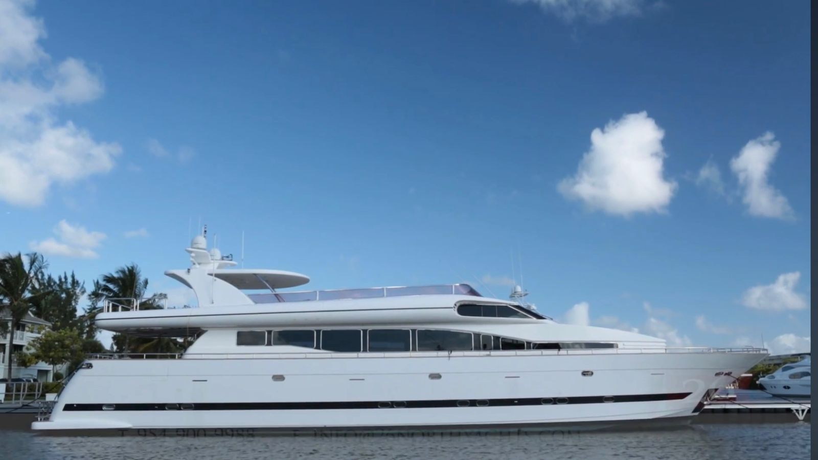 Aquaholic Yacht - Full Profile